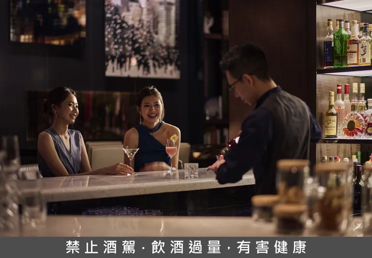 位於台北文華東方酒店五樓，炫目迷人的「M.O. Bar」沿襲1920年代Art Deco 裝飾藝術風格，沉穩雅致的空間，是感受台北夜生活魅力的絕佳首選。台北文華東方酒店提供