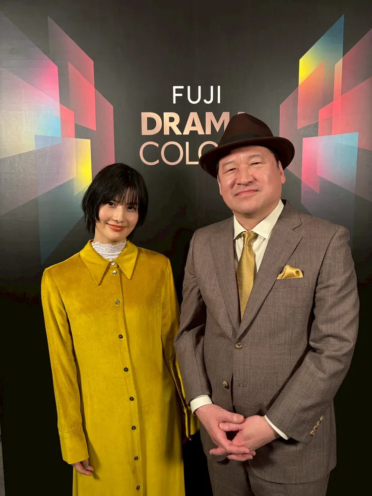 橋本愛（左）、佐藤二朗3月2日出席新戲發表會，當時尚未鬧翻。翻攝fufu_deka_cx X