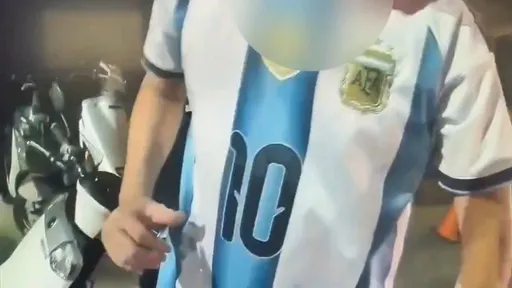 穿梅西球衣也沒用！　男騎士行車搖晃遭警攔檢揪出酒駕