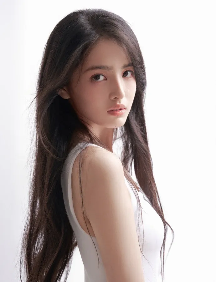 雪野之前沒有任何演藝資歷。翻攝雪野微博