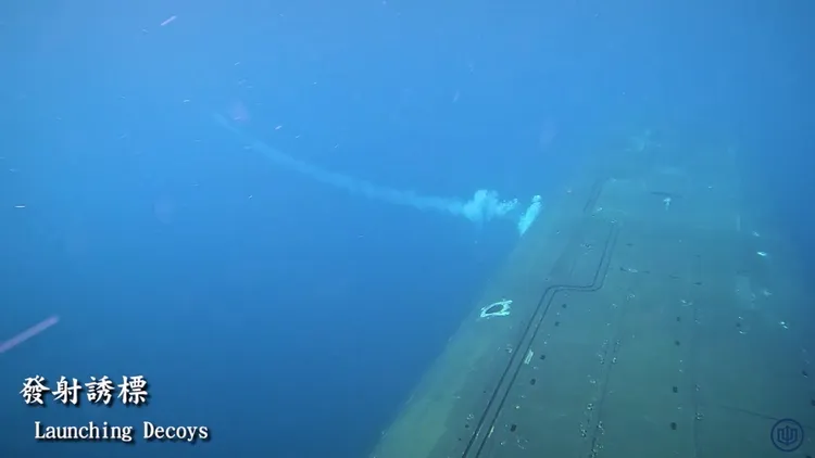 「海鯤號」潛艦進行淺水潛航測試紀錄。台船提供