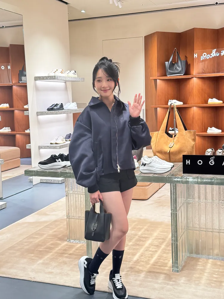 李沐搶先搭配全新Maxi I Active雲朵鞋。劉旻君攝