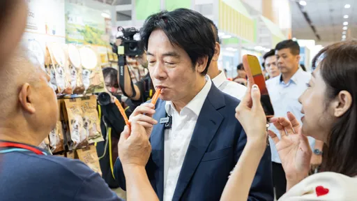 賴清德讚狗糧棒美味　陳佩琪猜總統夫人養成的