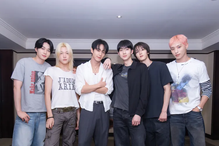 P1Harmony由THEO （左起）、 JONG SEOB、INTAK、JIUNG、日本成員SOUL 、加拿大籍隊長KEEHO組成。和協整合行銷提供