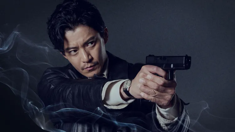 小栗旬飾演刑警，追查氣體人的下落。Netflix提供