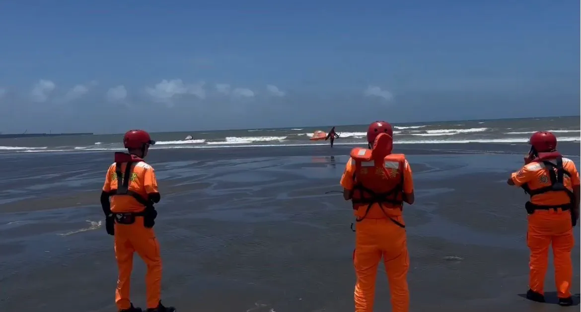 颱風劃警戒區仍硬闖海岸線！　海巡單日於桃園、宜蘭舉發11人送辦
