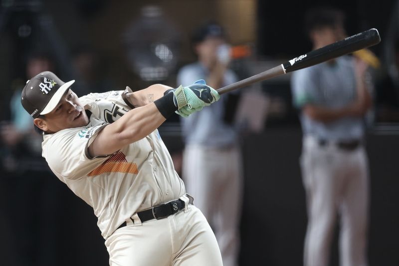 不愧「巨蛋王」!曾頌恩全壘打大賽2連霸 「希望例行賽多打幾支」