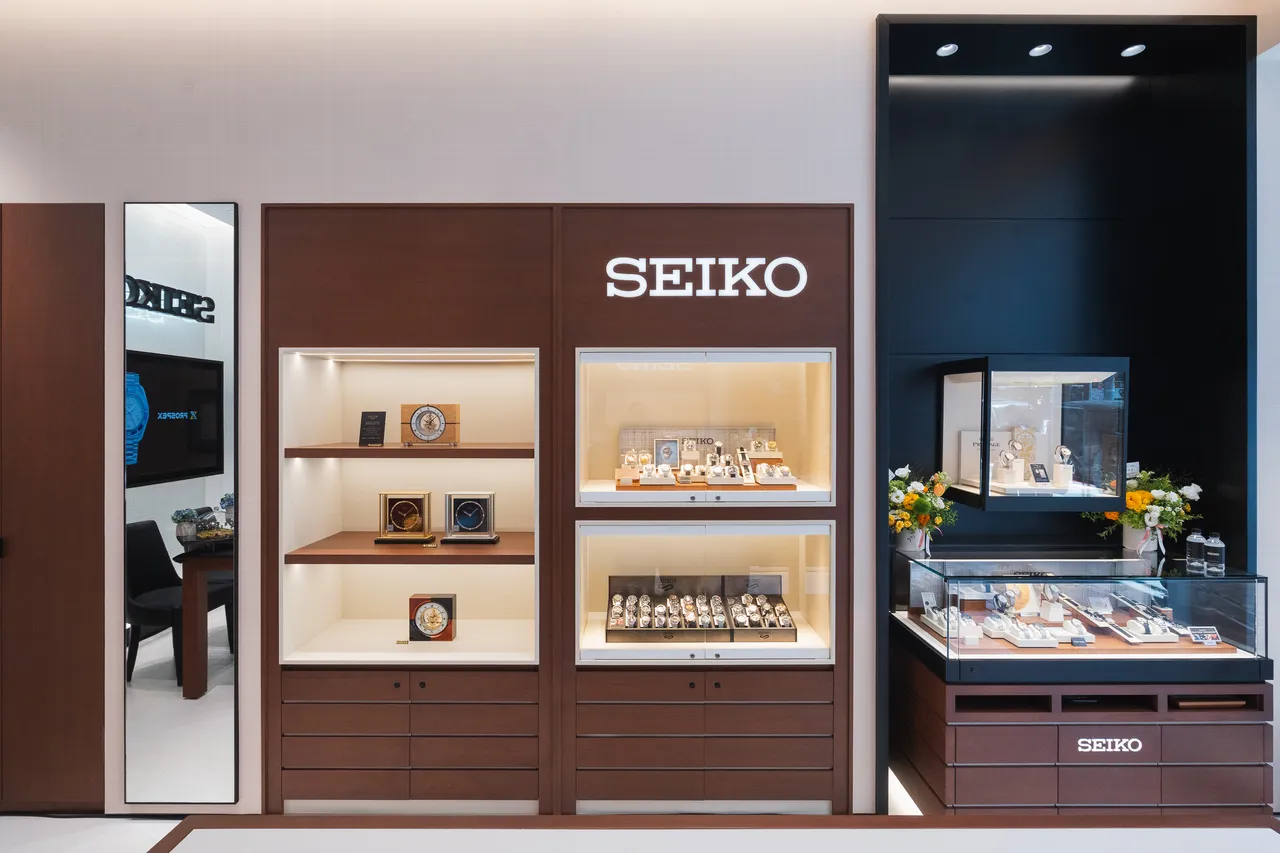 店內一隅陳列去年底才引入台灣的SEIKO DÉCOR高級座鐘。品牌提供