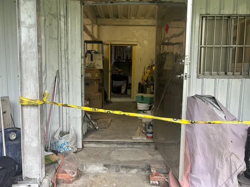 士林民宅「1死1送醫」...姪子探親聞異味　揭80歲老婦伴妹屍多日