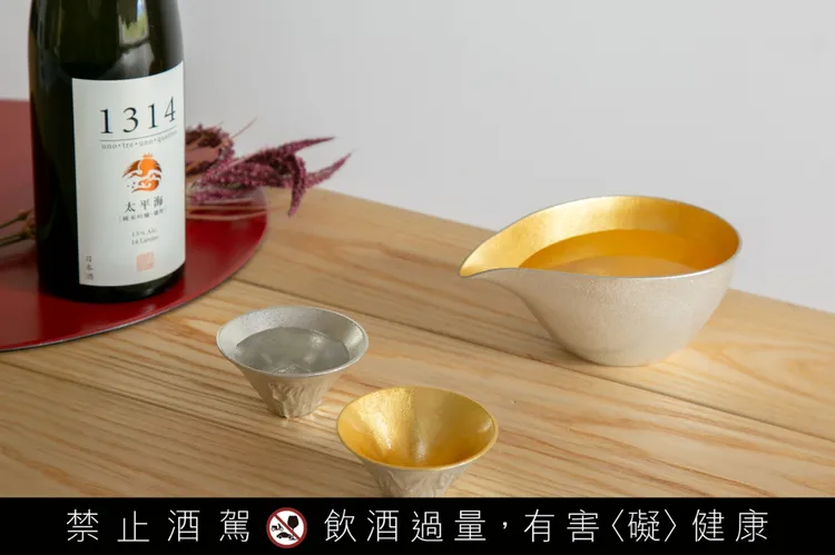 台北萬豪「萬有飲力」純錫品飲杯。業者提供
