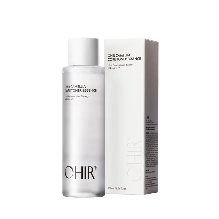 OHIR白山茶花光透白精華水，200ml／790元。品牌提供
