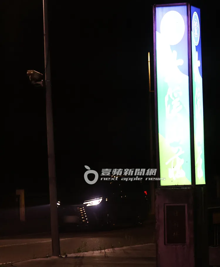 2026/4/12，郭謝兩人在大溪山莊老家待近1小時才離開。特勤中心攝