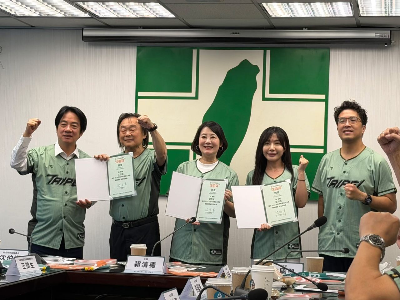 王世堅震撼宣布加入沈伯洋團隊!「新職務」曝光喊:主動出擊