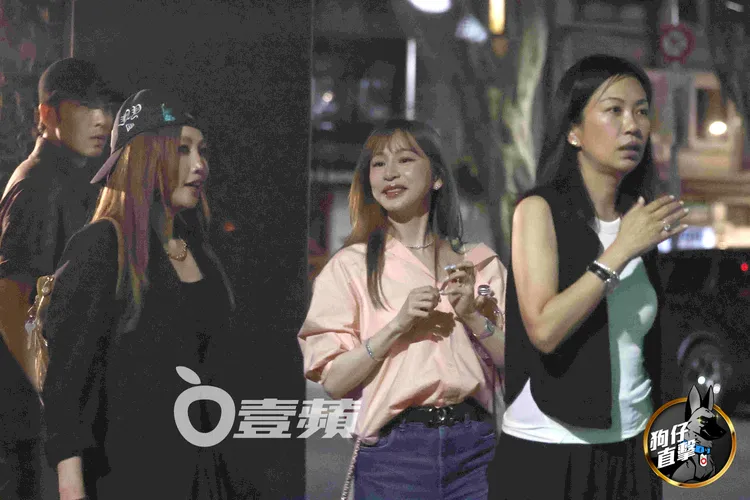 王心凌（右二）和A-Lin（左二）、蕭敬騰（左）、Summer共進高檔日料晚餐。特勤中心攝