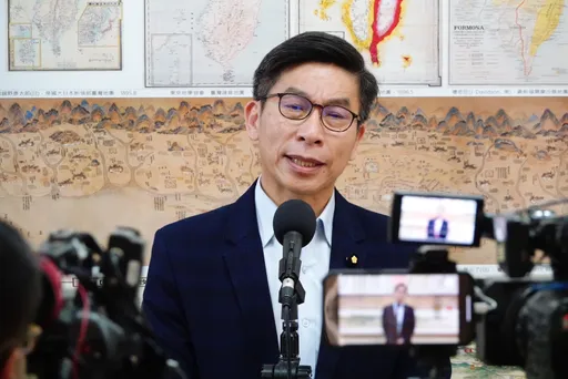 無人載具法14案併審挨批倉促　鍾佳濱：立法院成傅崐萁棋子