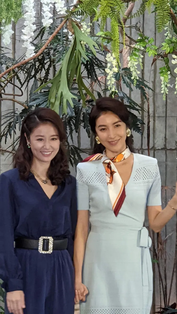 林心如（左）、楊謹華（右）過往在《華燈初上》宣傳活動時，也現身FiFi茶酒沙龍。翻攝FIFI茶酒沙龍臉書
