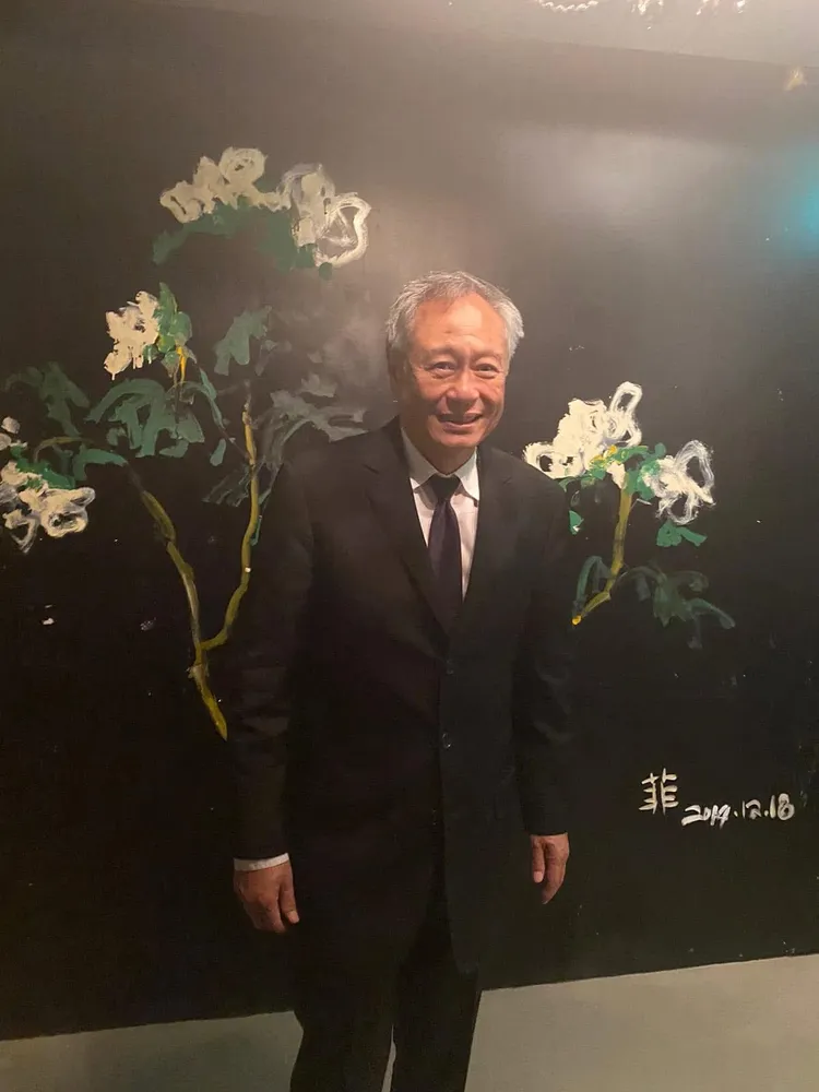 李安曾在金馬57結束後來到FiFi茶酒沙龍參加慶功宴。翻攝FIFI茶酒沙龍臉書