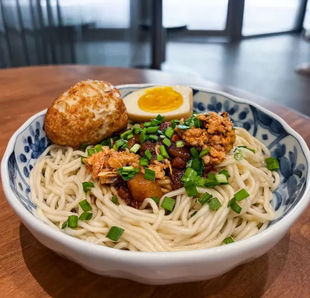 開囍的川味滷肉乾麵。米其林指南網站提供