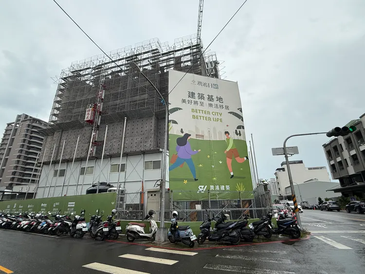 仁武在房市高點時出現部分建案成交4字頭，但目前買氣出現反轉，未來是否能順利交屋成為市場關注焦點。葉家銘攝