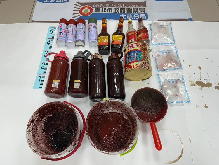 警方查獲作案工具。翻攝畫面
