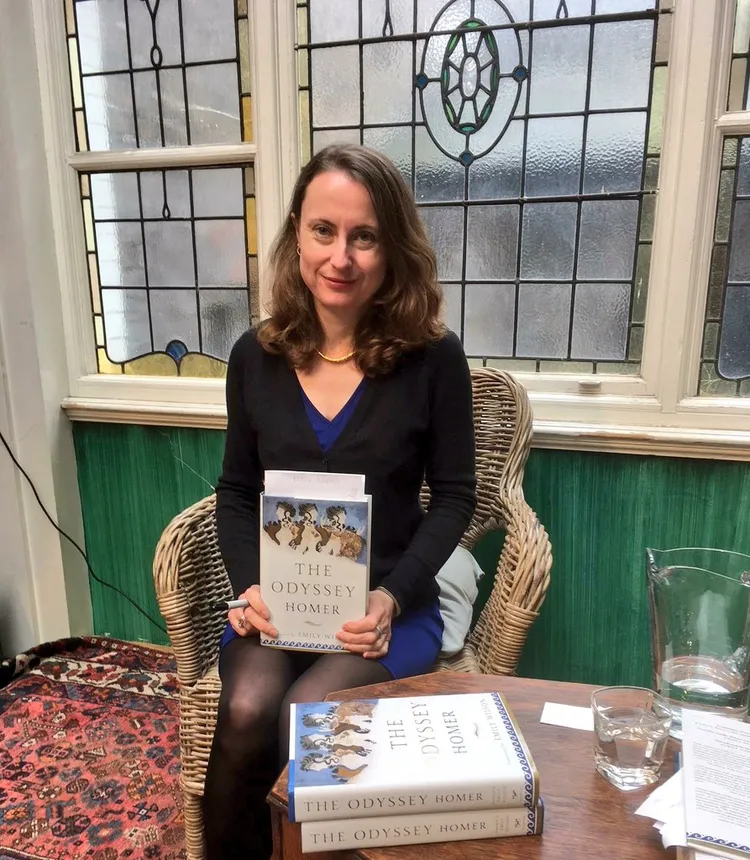 艾蜜莉是2017年出版、廣受好評的《奧德賽》英譯本譯者。翻攝X@Dauntbooks