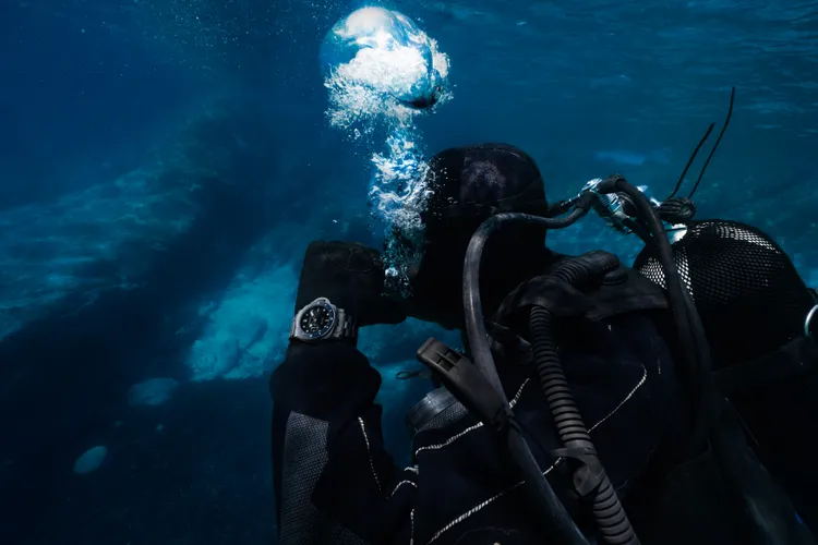 沛納海Submersible系列腕錶（PAM01756）。品牌提供