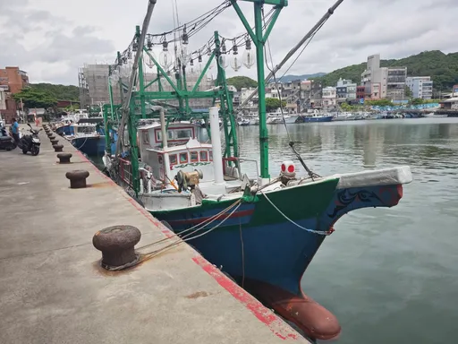 78歲翁出海釣魚失聯！空船漂水湳洞漁港外　警消持續搜救中