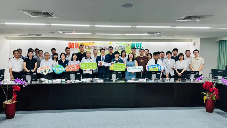 南市府第4屆青年事務委員會今（23）日舉行第3次會議，邀請青年與局處交流市政議題。台南市政府提供