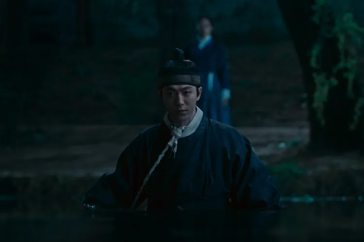 南柱赫在劇中透過水，進入歸依世界除鬼，坦言一直泡在水裡是最辛苦的地方。Netflix提供