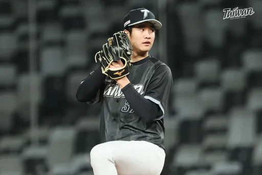 台灣火球男張峻瑋升格支配下！披軟銀17號戰袍　發一軍10勝豪語