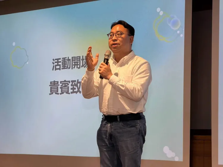福利加碼還是空頭支票？黃世杰敬老卡政見遭質疑年增72億支出。翻攝自黃世杰臉書