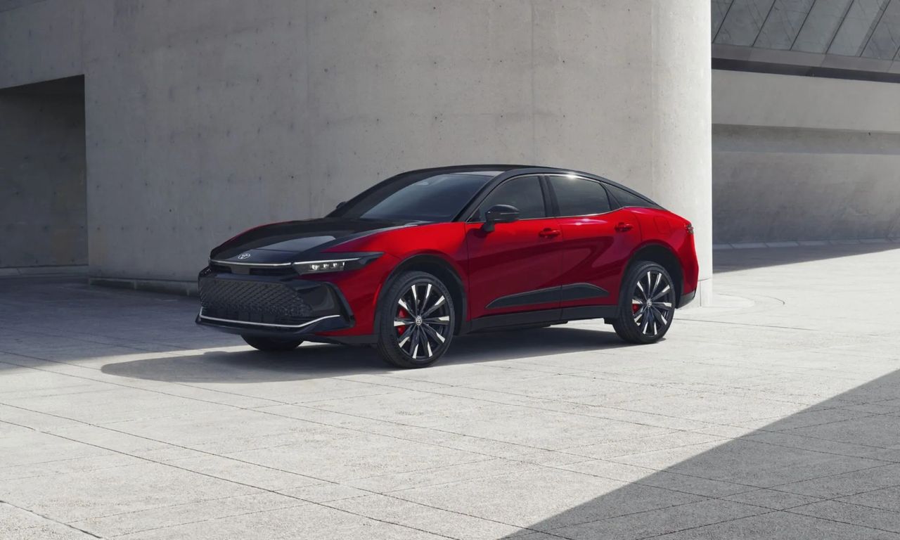 Toyota Crown家族小改款續登場 Crossover率先升級、配備同步更新