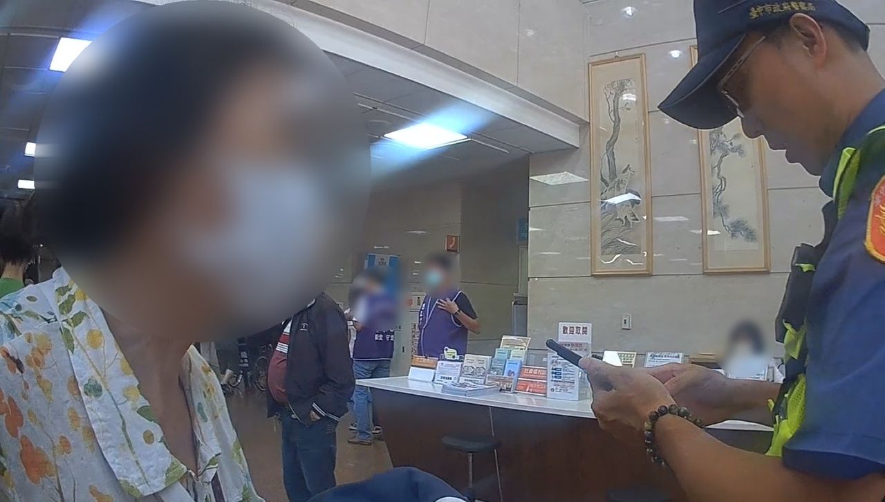 7旬婦在醫院尋尋覓覓 最後為這事報警求助