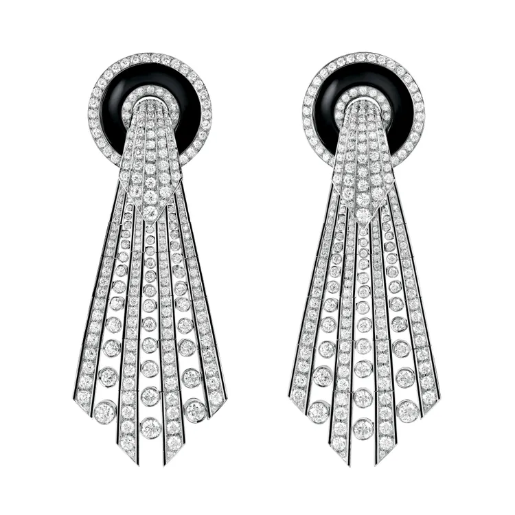 BOUCHERON高級珠寶系列Lavalliere Diamants耳環。品牌提供