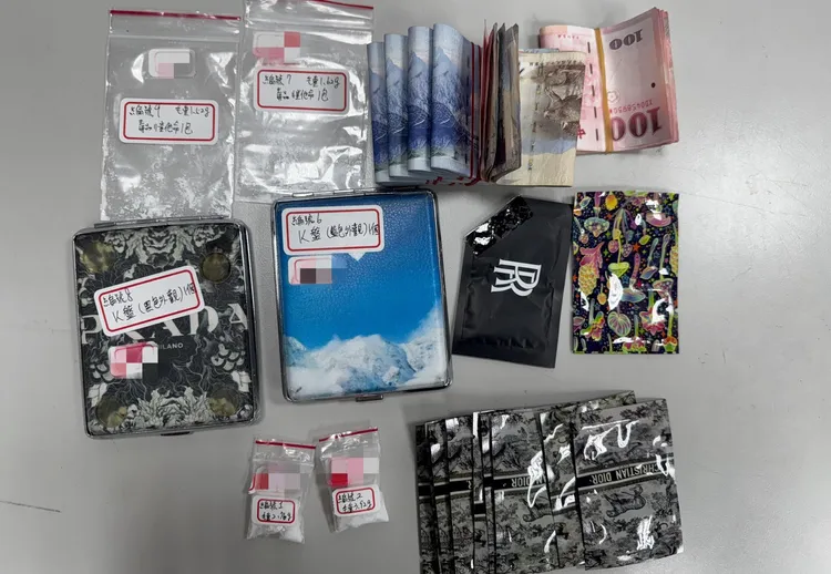 警方起獲毒品等證物。翻攝畫面