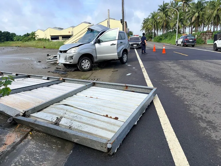 警方對林男、機車騎士徐男進行檢測，並未發現酒駕情形，詳細肇事原因、責任歸屬有待釐清。民眾提供