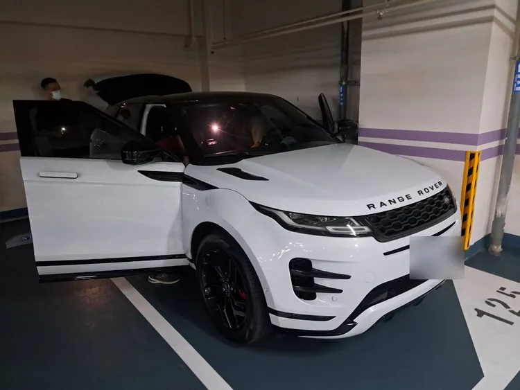 專案小組查扣車輛。翻攝畫面