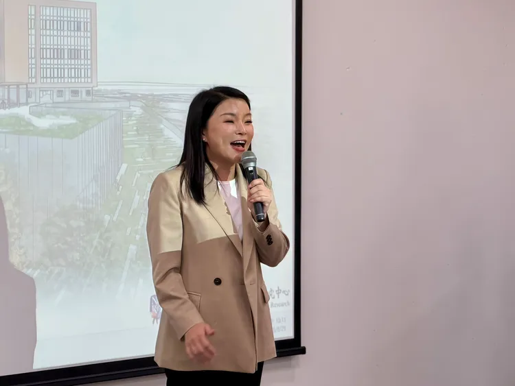 雲林縣長參選人張嘉郡今（29）日出席「深耕地方藥事照護研討暨個案討論會」。張嘉郡辦公室提供