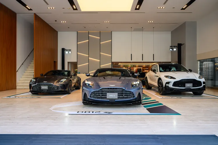 Aston Martin此次將DB12 S、Vantage S與DBX S三款高性能「S」車型帶到台灣同台亮相，完整呈現品牌新世代性能車系陣容。業者提供