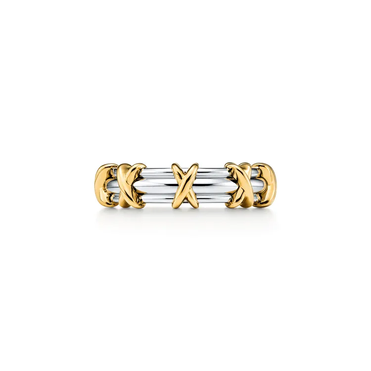 Tiffany Sixteen Stone系列結婚戒指，鉑金與黃K金，寬4.5mm。品牌提供