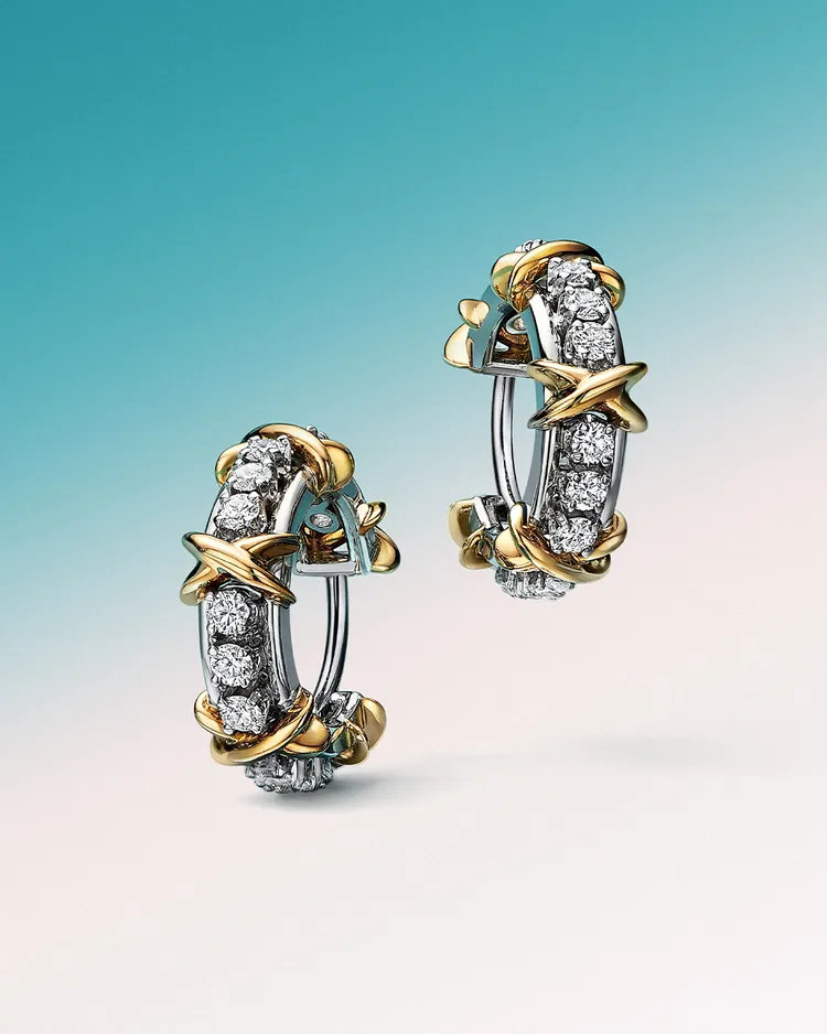 Tiffany Sixteen Stone窄版耳環。品牌提供