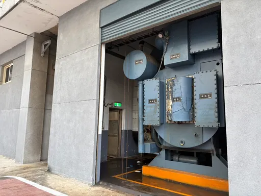 泰山工廠驚傳工安意外！　39歲男維修鐵捲門觸高壓電送醫不治