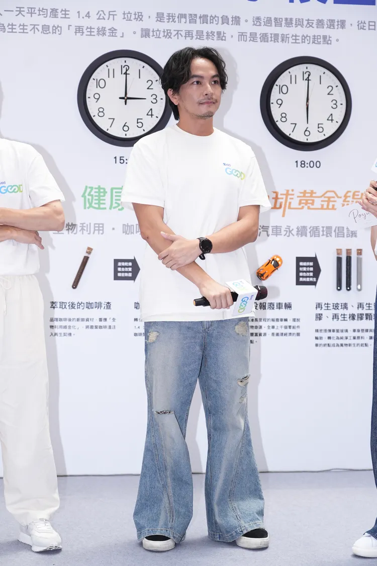 楊銘威表示不後悔結婚。彭欣偉攝