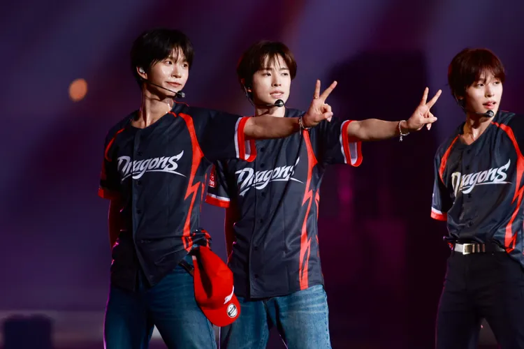 JAEHEE（左起）、YUSHI、RIKU比出YA。彭欣偉攝