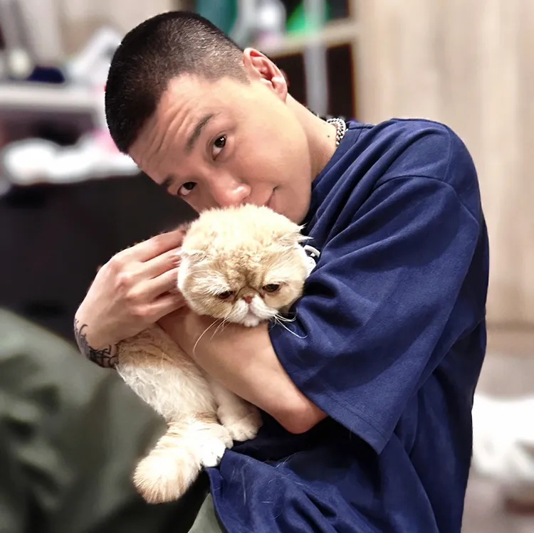 這系列照片是Toyz坐牢前拍的。翻攝Toyz IG