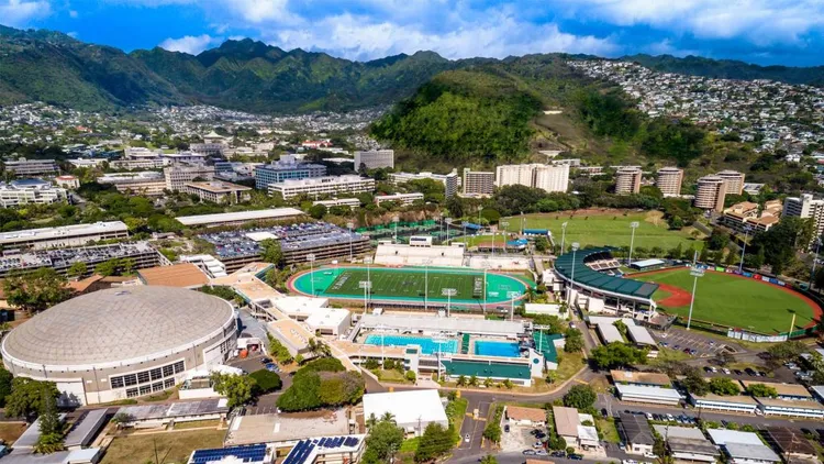 高為元在清大第二任校長任期開始後不久，就前往夏威夷大學參加最後階段遴選。翻攝夏威夷大學馬諾阿分校官網