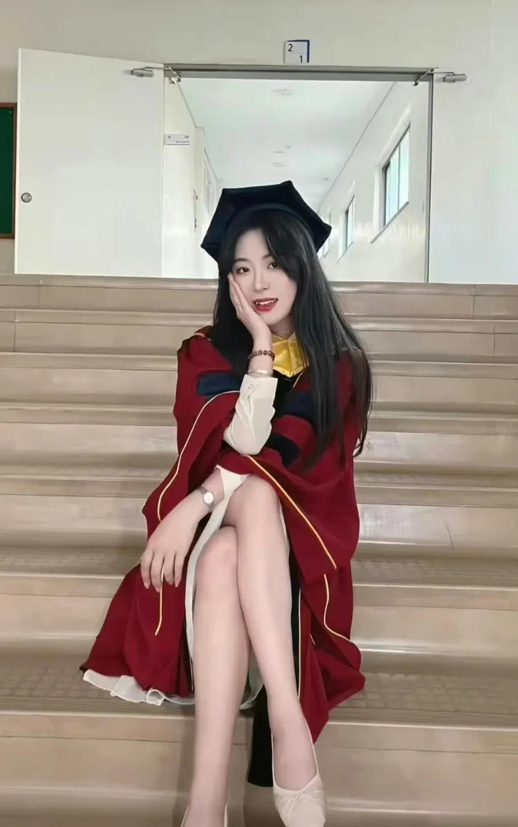 蓋女剛從韓國大邱天主教大學研究所畢業。翻攝X