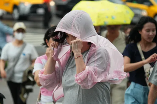 白海豚颱風來了！8地大雨特報　24小時恐下500毫米