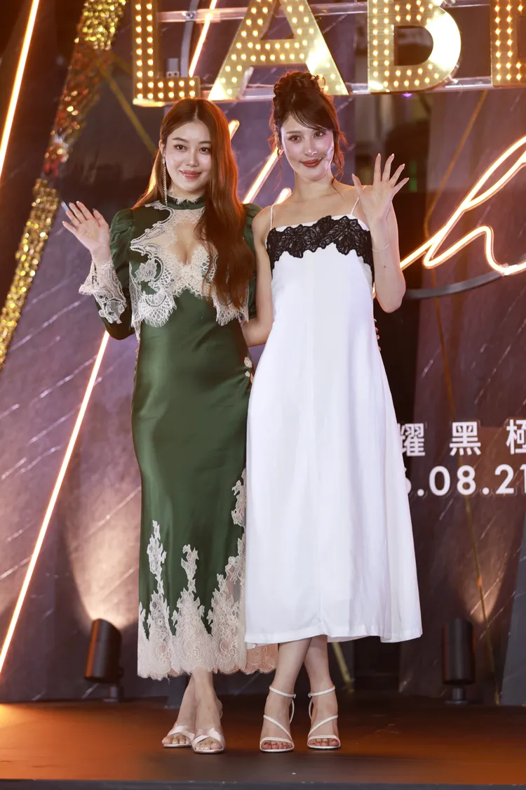 微風女神宋蘋恩（左）與佟凱玲。彭欣偉攝