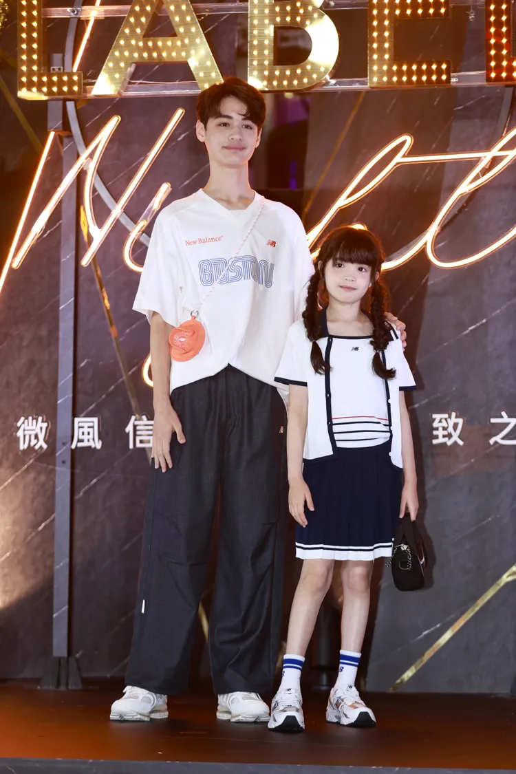 混血兄妹伊萊（左）與伊菲。彭欣偉攝